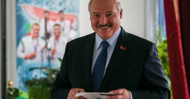 Si Lukaşenko ilə görüşdü, “birgə mübarizəyə” çağırdı