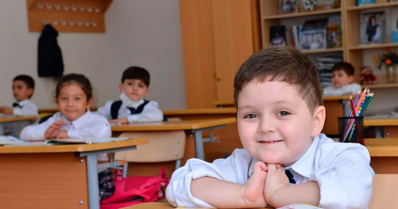 Nadir Israfilov: “Təkcə bir ildə 64 məktəb bağlanıbsa, hansı irəliləyişdən söhbət gedə bilər…”