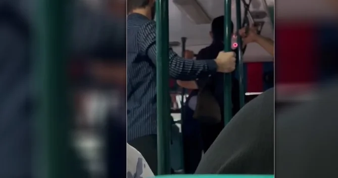 Bakıda sərxoş sərnişin avtobusdakıları təhqir etdi: Salar səni təpiyimin altına, tez sür