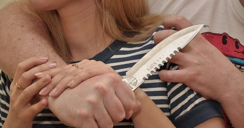 Arvadını ürəyindən bıçaqlayıb evdə sağatmaq istədi HƏBS OLUNDU