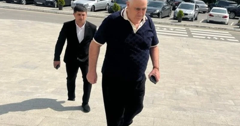 Şərurlu İsfəndiyar barəsində 40 a yaxın məhkəmə işi var