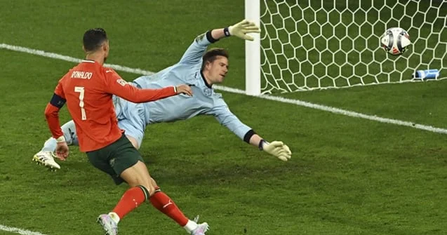 Ronaldo Portuqaliyanı finala çıxardı Video
