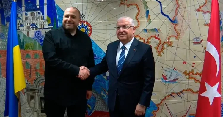 Türkiyə və Ukraynanın müdafiə nazirləri GÖRÜŞDÜ