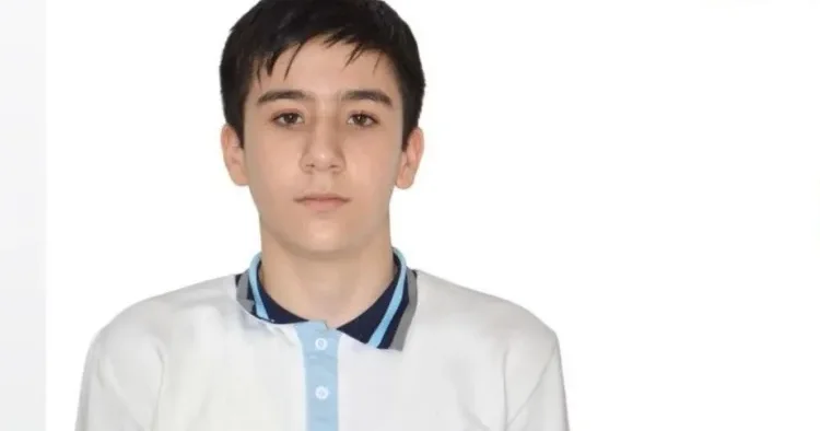 Olimpiada üçüncüsü imtahanda 300 bal topladı FOTO