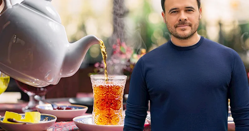 Xalq artisti Emin Ağalarov Bakıda çayxana tikir