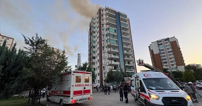 Türkiyədə çoxmərtəbəli bina yanır 23 nəfər xəstəxanaya yerləşdirildi