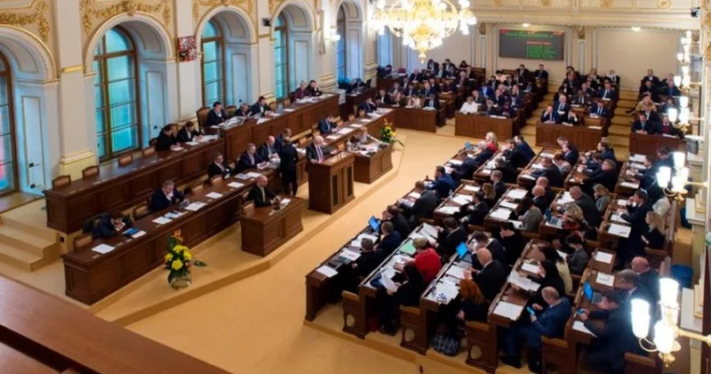 Müxalifət Çexiya hökumətinin istefasını tələb edib