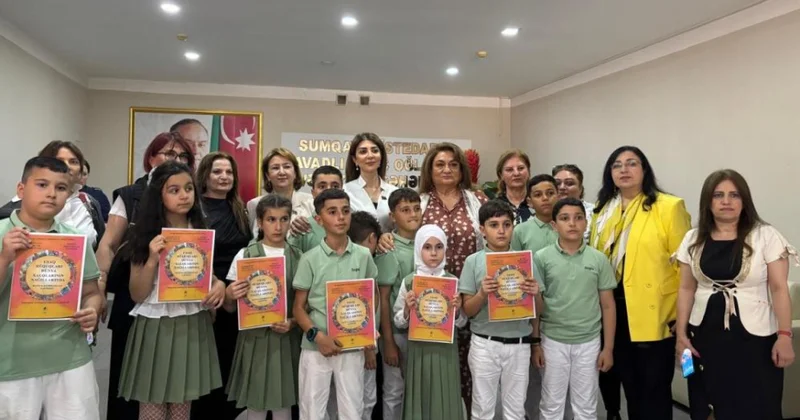 Aztəminatlı, şəhid və qazi ailələrindən olan məktəblilərə maarifləndirici kitablar və hədiyyələr təqdim olunub