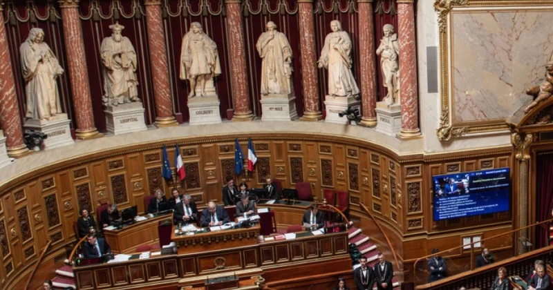 Fransa Senatı ordu üçün nəzərdə tutulan əlavə 36 milyard avroluq büdcəni ləğv edib