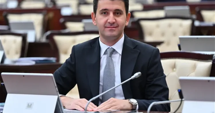Deputat cərimə ballarına və yollardakı xətlənmələrə etiraz ETDİ