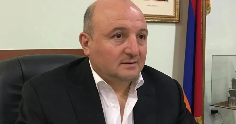 Gümrü meri hakimiyyəti ələ keçirmək cəhdində ittiham olunur