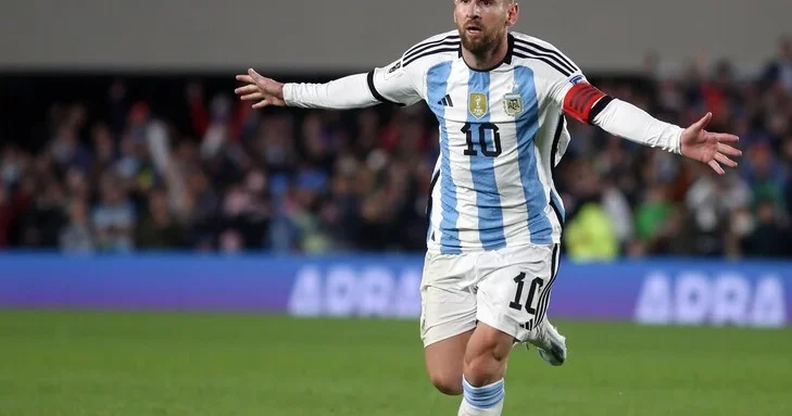 Messi titulu ilə Dünya Çempionatı tarixində təkdir FOTO