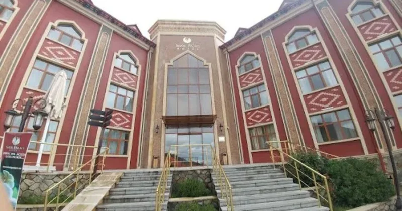 Şəkidə tarixi bina təhlükədədir FOTOLAR