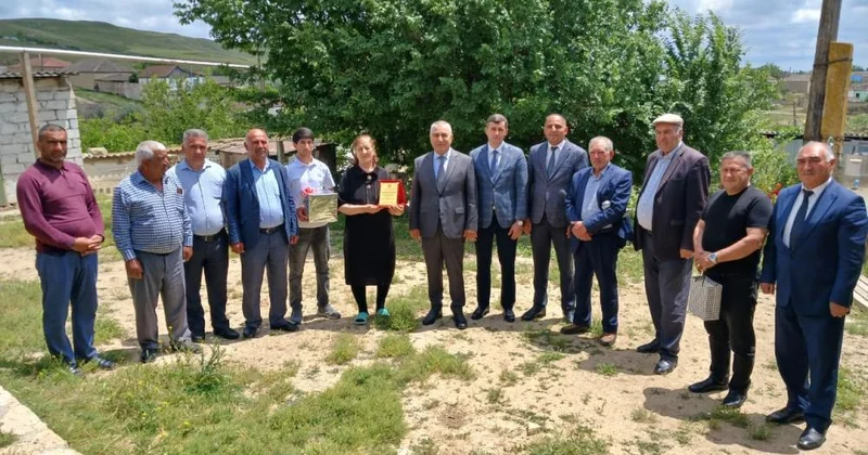 YAP Qobustan rayon təşkilatı partiya veteranının 70 illik yubileyini qeyd edib