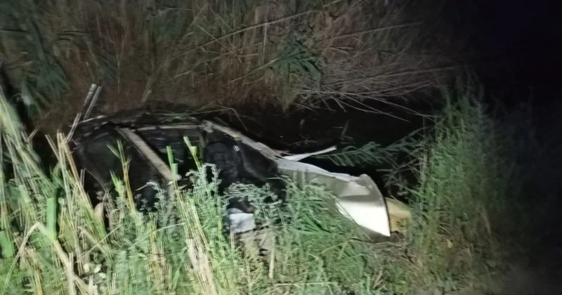 Salyanda QƏZA: minik avtomobili su kanalına aşdı FOTO