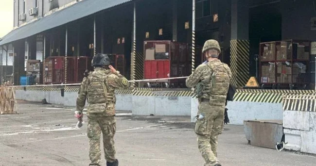 В Киеве на почтовом терминале взорвалась посылка, есть погибший и раненые