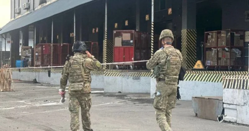 Kiyevdə poçt terminalında bağlama partlayıb, ölən və yaralananlar var