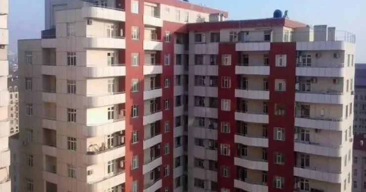 Bakıda 11 mərtəbəli binanın 12 ci mərtəbəsində ev satılıb? İDDİA