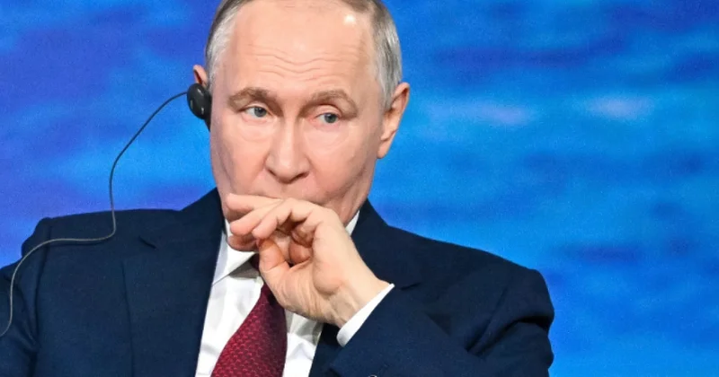 Путин не видит смысла встречаться с Зеленским . А военным приказал работать