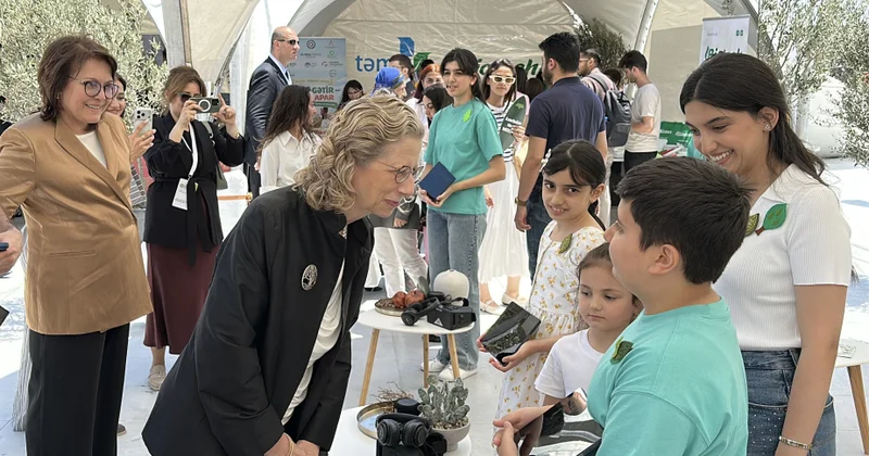 Uşaqlar UNEP in icraçı direktoruna praktik ekoloji həllər təqdim etdilər