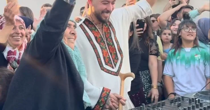 “Coachella”nı kəndə gətirdi!