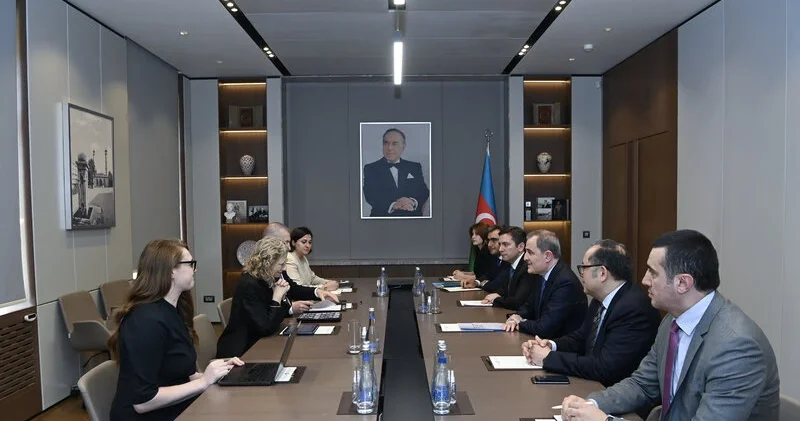 Ceyhun Bayramov UNEP in icraçı direktoru İnqer Andersonla görüşüb