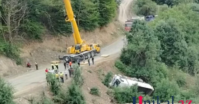 Laçında yük maşını aşdı