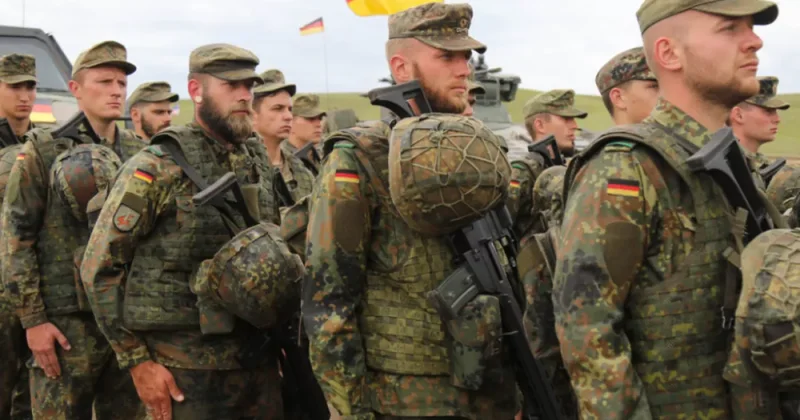 Германия ратует за добровольную шестимесячную военную службу