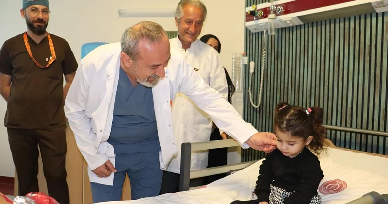 Tualet təmizləyici içən uşaq 2 il yeyə bilməyib