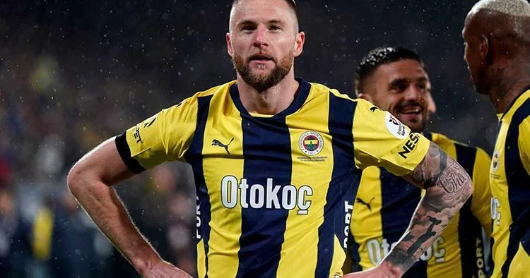 Fənər Mourinyonun istədiyi oyunçunu daimi əsasda transfer edir