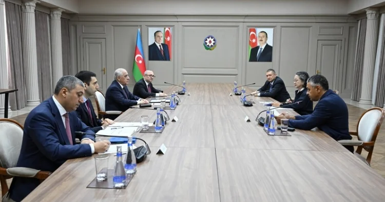 Əli Əsədov UNESCAP ın icraçı katibi ilə görüşüb