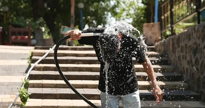 Qonşu ölkəyə qovurucu istilərlə bağlı XƏBƏRDARLIQ edildi Temperatur 44 dərəcəyə çatacaq