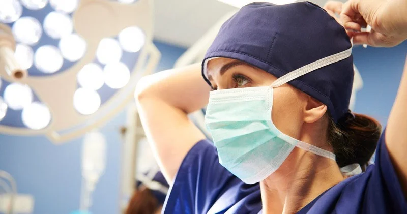 COVID 19 un yeni, daha yoluxucu ştammı pandemiya yarada bilər? Professor açıqladı