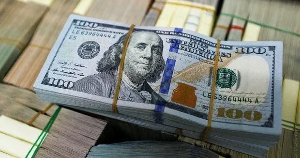 1,7 manatlıq dollar: Sərfəlidir, yoxsa?