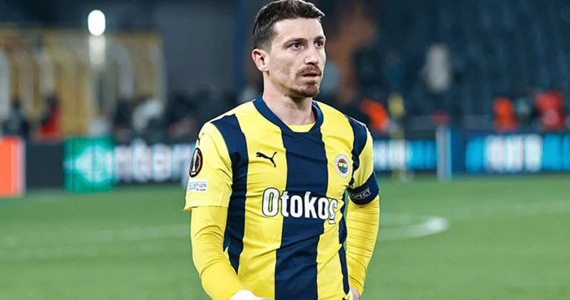 “Fənərbağça“ Mert Hakan Yandaşla müqaviləni uzatdı