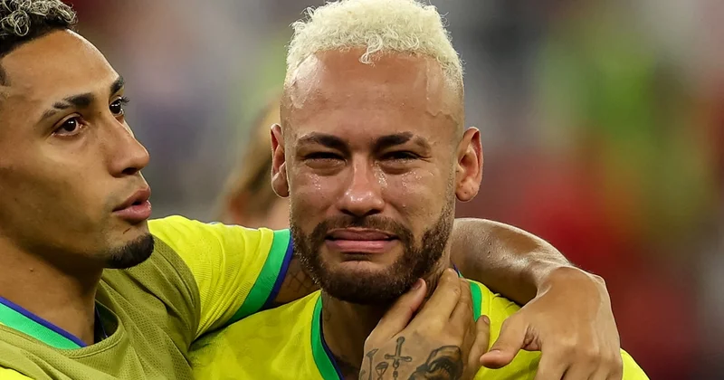 Neymar 16 illik Braziliya karyerasına nöqtə qoydu
