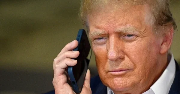 Ушаков: Трамп связал развитие связей РФ и США с окончанием конфликта в Украине