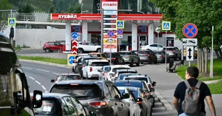 ​YANACAQ BÖHRANI MOSKVANI DA VURDU Tıxaclar, növbələr, bahalaşma...