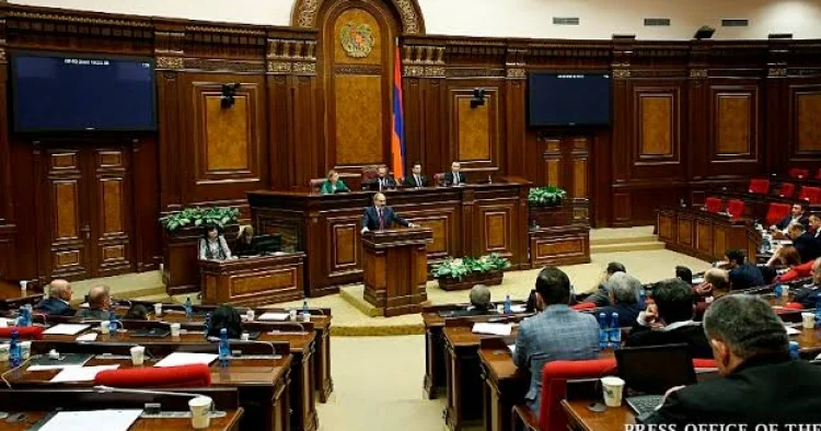 Doqquzuncu çağırış Ermənistan Parlamentinə üç siyasi qüvvə daxil olub