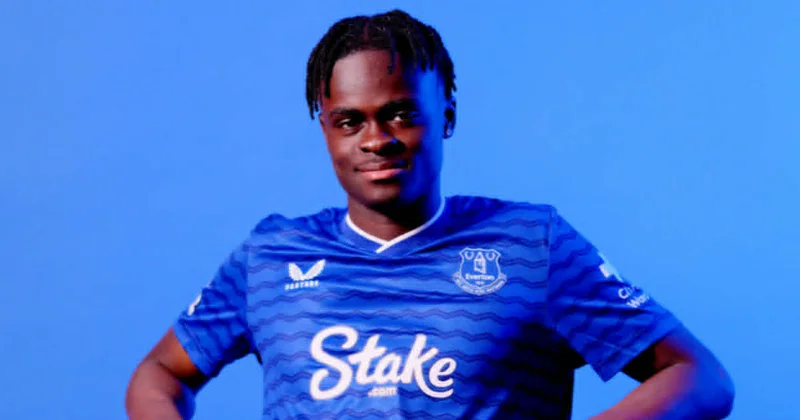 Everton ingiltərəli hücumçunu transfer etdi
