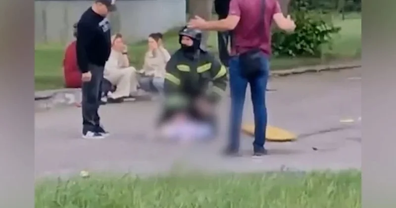 Sürücü ana və iki uşağını vurdu 3 yaşlı uşaq həlak oldu