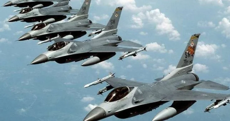 NATO nun kəşfiyyat təyyarəsi Ukrayna sərhədi yaxınlığında dövrə vurur
