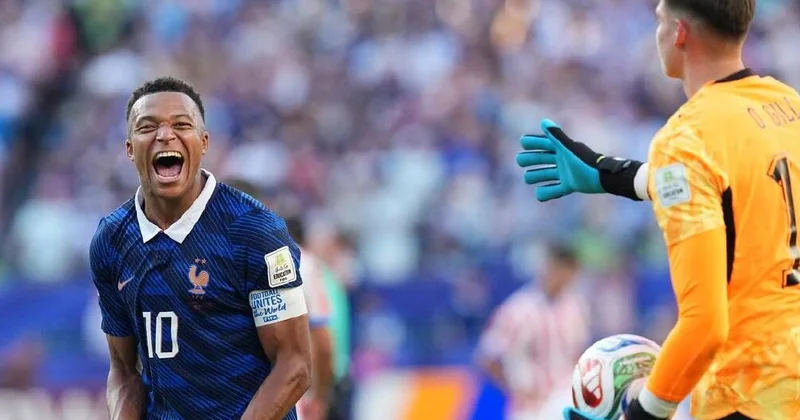 Mbappe əl uzadan rəqibini cavabsız qoydu FOTO
