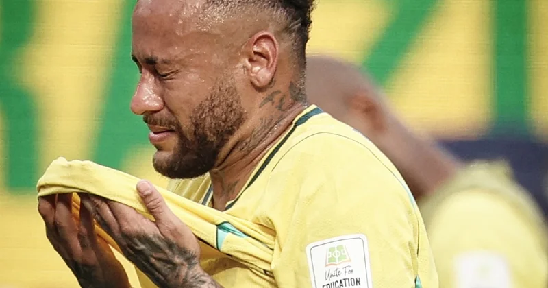 Neymar göz yaşlarına boğuldu, Vinisius və Rafinya təsəlli verdi FOTO