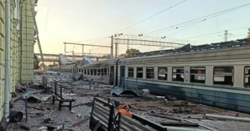 Rusiya Xarkovda dəmir yolunu vurdu ölən və yaralananlar var