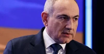 Paşinyan məzuniyyətdə Hökumət binasına gəlib KİV