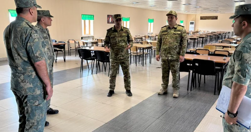 Hərbi prokurorun hərbi qulluqçularla görüşü keçirilib