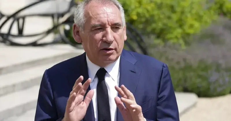 Fransanın dövlət borcu hər saniyə 5 000 avro artır Bayru