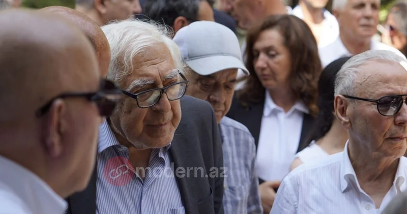 İtirdiyim dostlarla yuxuda görüşürəm... ANAR