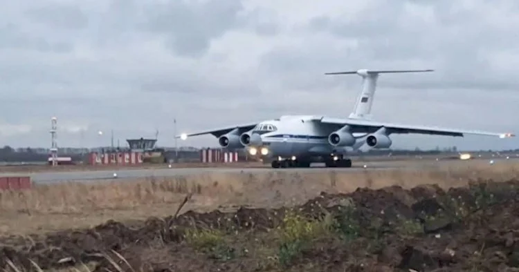 Gümrüdə hərbi bazaya axın: Moskva Ermənistanda nəyə hazırlaşır?